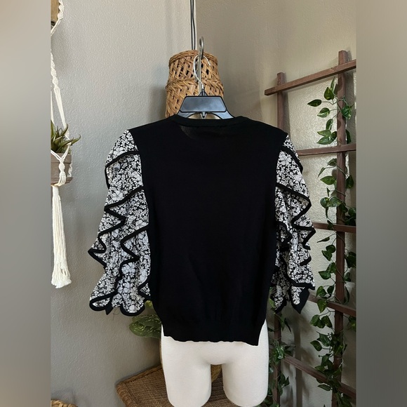 ☑️NWT Gracia Black and White Ruffle Puff Sleeve Blouse Top - Picture 5 of 5